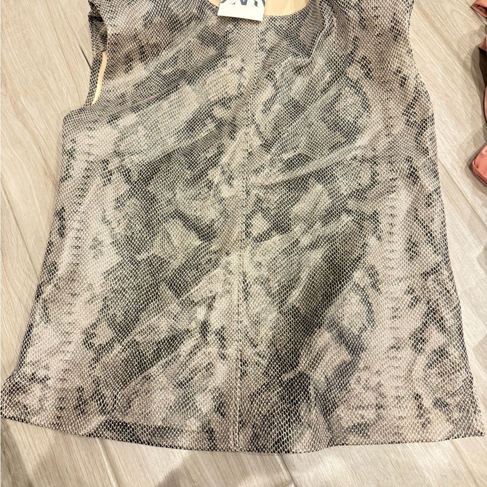 Zara Gray and White Fitted Sleeveless Tank Top